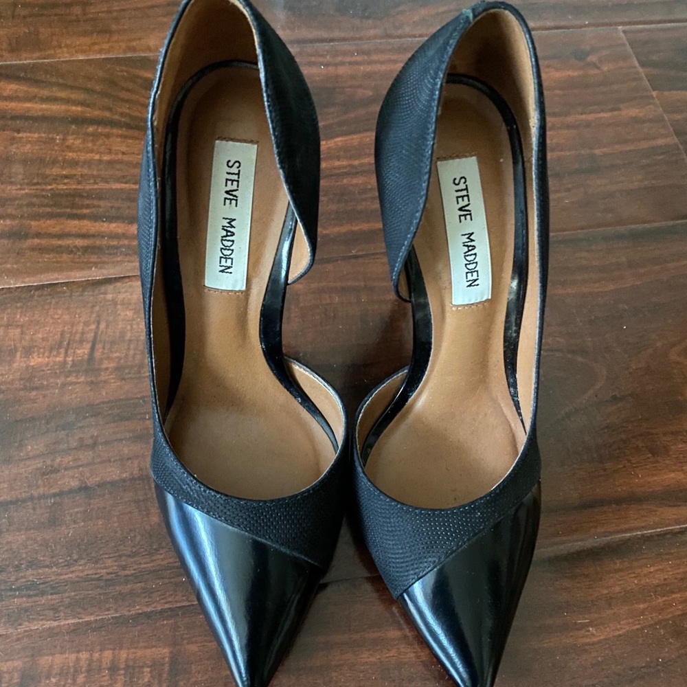 Steve Madden Black Pumps